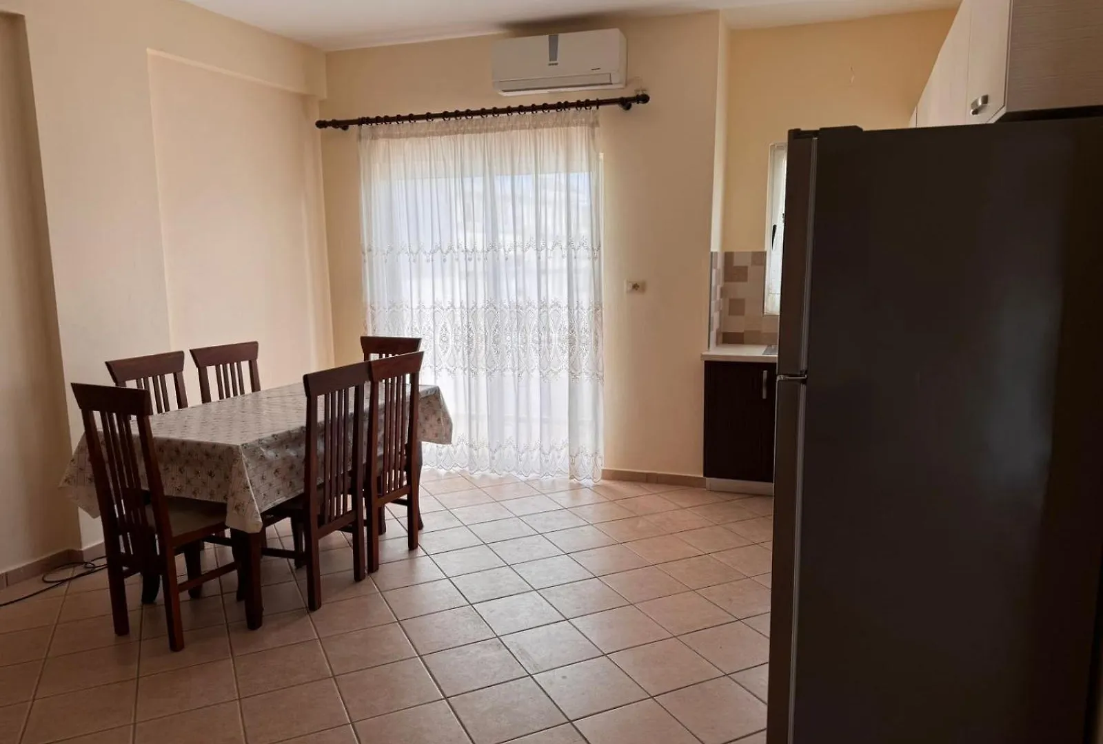 Dine Apartment Sarandë