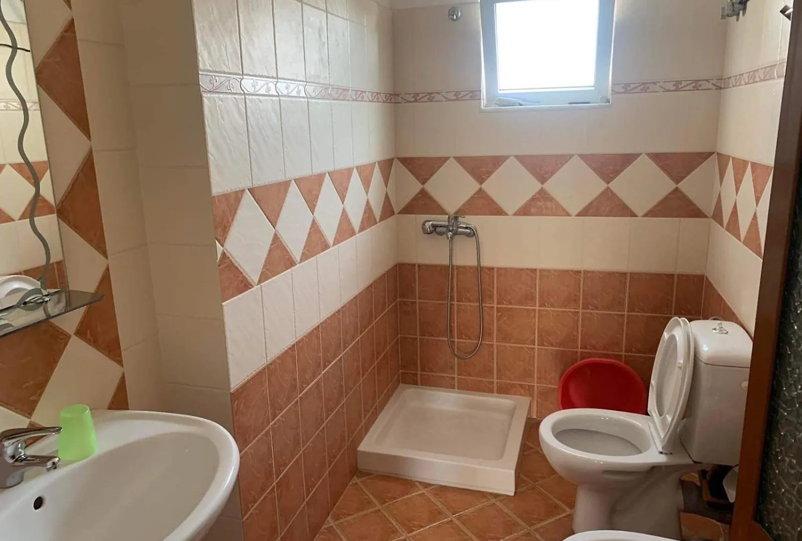 Dine Apartment Sarandë
